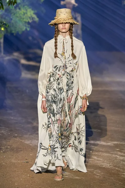 Look 7